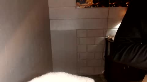 angel online show from April 24, 10:35 pm