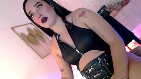 Caroline online show from February 25, 5:23 am