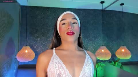 Horny Party Trans SNOW  online show from February 22, 9:12 am