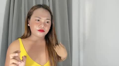 Snapshot of _lovelyyan69_ chatting on February 27, 5:02 am _lovelyyan69_ online show from February 27, 5:02 am