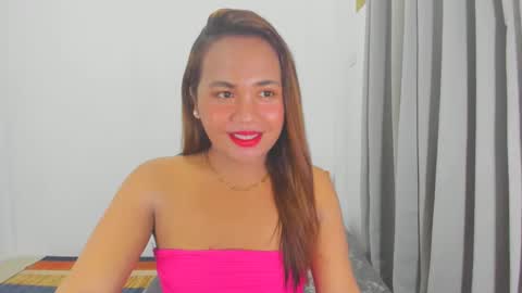 Snapshot of _lovelyyan69_ chatting on March 7, 6:58 pm _lovelyyan69_ online show from March 7, 6:58 pm