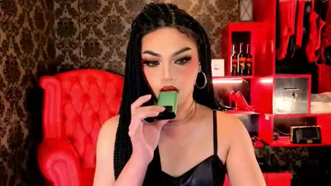 Raven Strauss online show from November 24, 7:05 pm