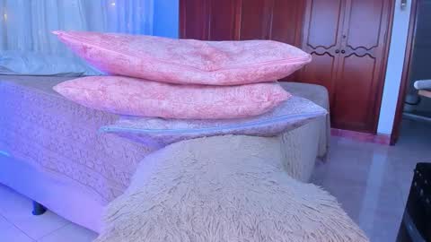 Shsntal online show from November 18, 2:50 pm