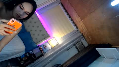 Snapshot of _ursweetapple_ chatting on January 17, 3:45 am MS. apple online show from January 17, 3:45 am