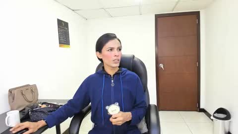 aisha_hotts777 online show from March 30, 3:51 am