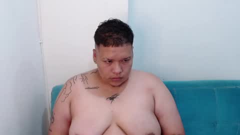 Snapshot of alex_bigclit chatting on October 13, 10:32 pm alex_bigclit online show from October 13, 10:32 pm