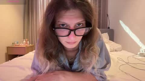 AlicePinkhead online show from March 19, 9:42 am