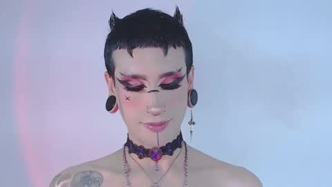     online show from April 23, 11:51 pm