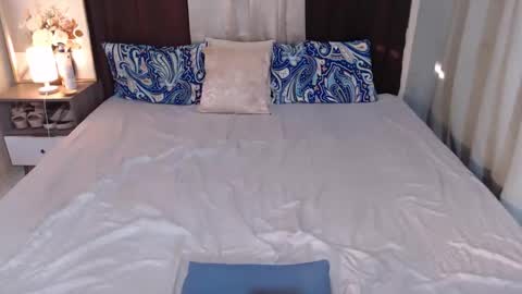 aluxekristine online show from April 16, 8:59 am