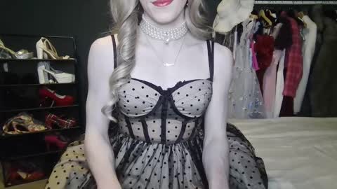 Amalie online show from February 16, 6:54 pm