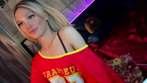 amelinckx online show from February 4, 5:55 pm