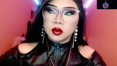 Queen Mireska online show from March 5, 4:12 pm