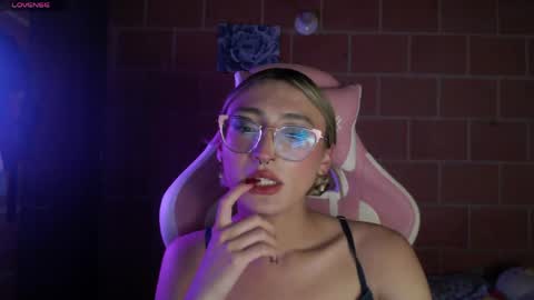 Andrea  online show from April 21, 1:42 am