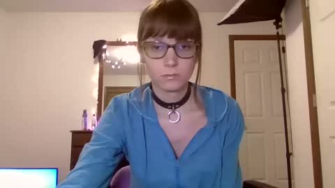 Snapshot of andrea_davenport chatting on December 12, 3:54 am andrea online show from December 12, 3:54 am