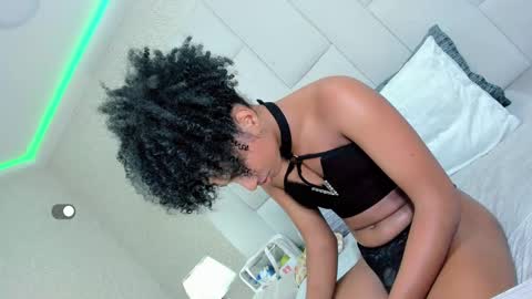 andreayano online show from October 1, 7:20 am