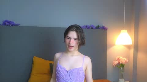 Snapshot of angel_shiny chatting on February 8, 12:50 pm Angel online show from February 8, 12:50 pm