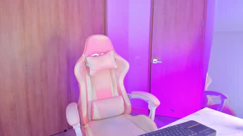 ANGELINA  INDEPENDENT MODEL online show from January 25, 9:15 am