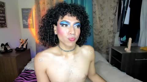 angelwhitte online show from April 24, 1:52 am