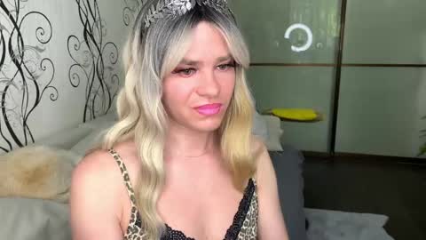 anjalin_sososok online show from May 19, 3:57 am