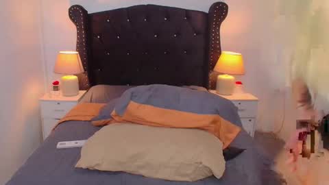 AnnaElectra online show from April 23, 8:22 pm