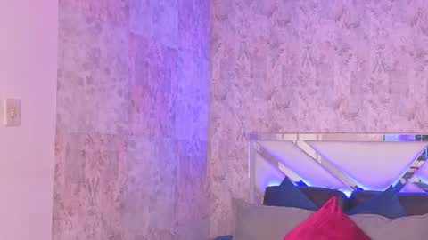 Isabella online show from June 13, 9:37 pm