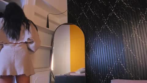 Aria Millers  online show from October 28, 11:52 am