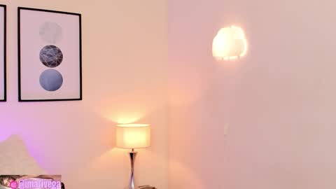   Nice to meet you  thumb up me please its important I  LOOK MY BIO DOWN online show from December 23, 6:40 am