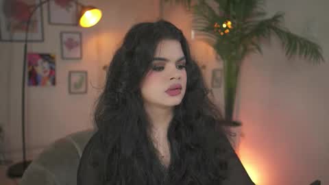 Chloe  online show from November 27, 5:37 pm