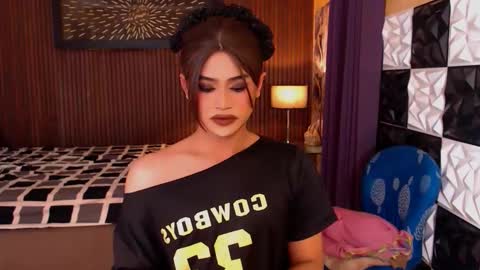 athisamoore online show from March 2, 1:33 am