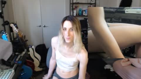 Ava online show from April 11, 8:12 pm