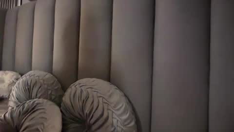 avimiller online show from February 5, 1:49 pm