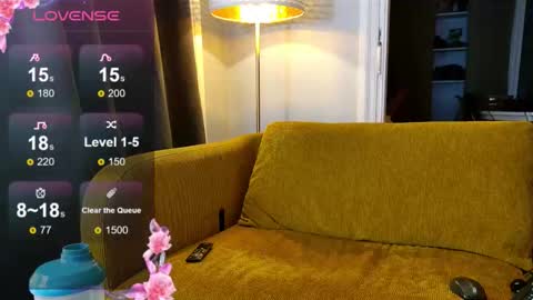 Snapshot of azurea69 chatting on October 17, 10:24 pm Azurea69 online show from October 17, 10:24 pm