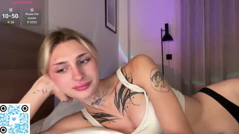 Snapshot of barbie_bi chatting on October 1, 7:36 pm My name is Molly. Please say hello I like talking to you. If you have any wishes or obscene desires please use the tip menu online show from October 1, 7:36 pm