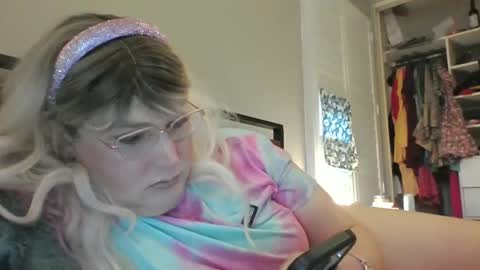 Snapshot of bawblejam chatting on September 19, 8:47 pm BjBambi online show from September 19, 8:47 pm