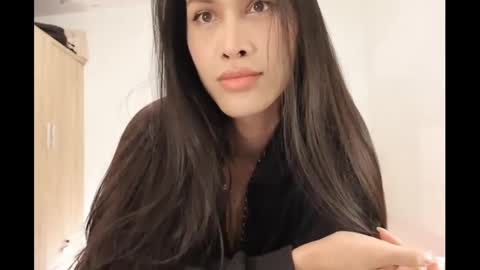 bee_thai online show from December 13, 7:32 pm