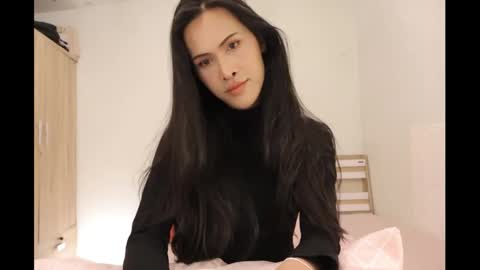 bee_thai online show from December 18, 8:47 pm