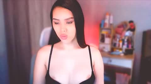 Mia online show from February 26, 5:23 am