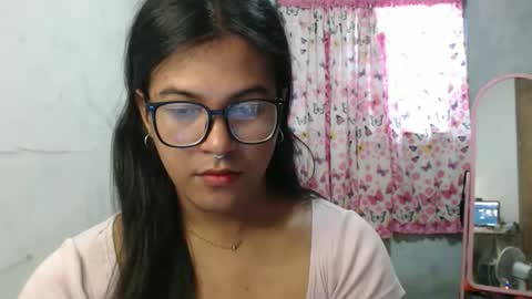 Ellez online show from April 14, 10:15 pm