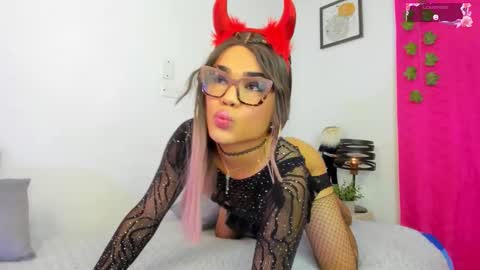 Estevez igestevezblaze1 online show from January 9, 10:48 pm