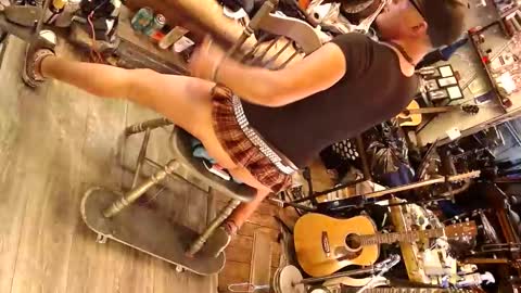 bouncybooty181369 online show from October 19, 7:39 pm