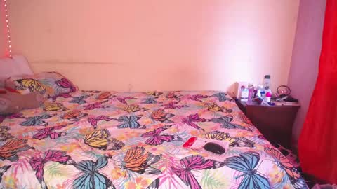 butterfly_rouse online show from October 11, 3:25 pm