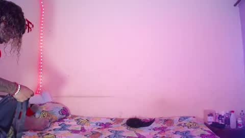 butterfly_rouse online show from October 18, 5:22 am