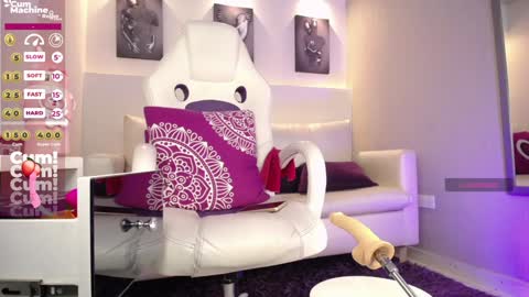 Snapshot of cameron_venus chatting on January 8, 11:43 am Venus online show from January 8, 11:43 am