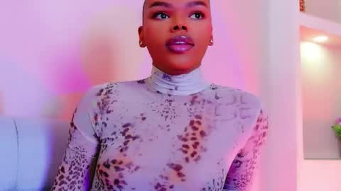 camiestrada online show from February 12, 9:10 pm