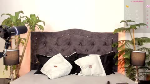 Snapshot of candy_canne__ chatting on December 16, 7:32 pm CamilaInstagram candy canne  Pvt open online show from December 16, 7:32 pm