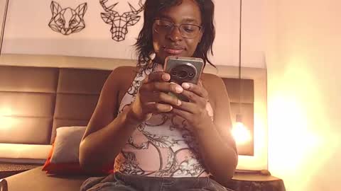 Snapshot of candy_lovee6 chatting on October 6, 9:04 pm CANDY LOVE DANNA online show from October 6, 9:04 pm