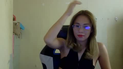 Snapshot of chelly4u69 chatting on October 15, 5:18 am chelly4u69 online show from October 15, 5:18 am