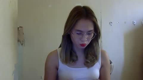 Snapshot of chelly4u69 chatting on October 16, 5:19 am chelly4u69 online show from October 16, 5:19 am