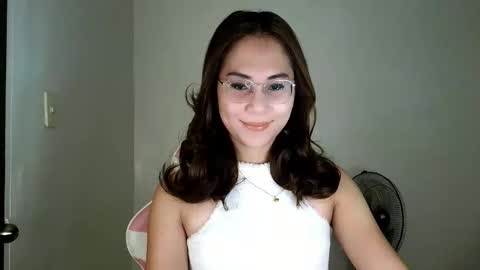 chelly4u69 online show from June 4, 1:52 am