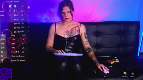 Snapshot of christy_sawyer chatting on October 4, 8:15 am Christy online show from October 4, 8:15 am